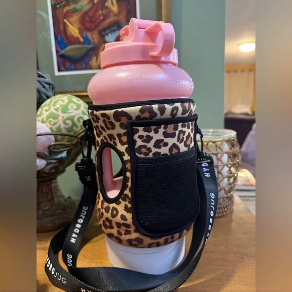 HydroJug Pink water Bottle with straw Leopard
Adjustable Carrying Strap Sleeve - Picture 8 of 16